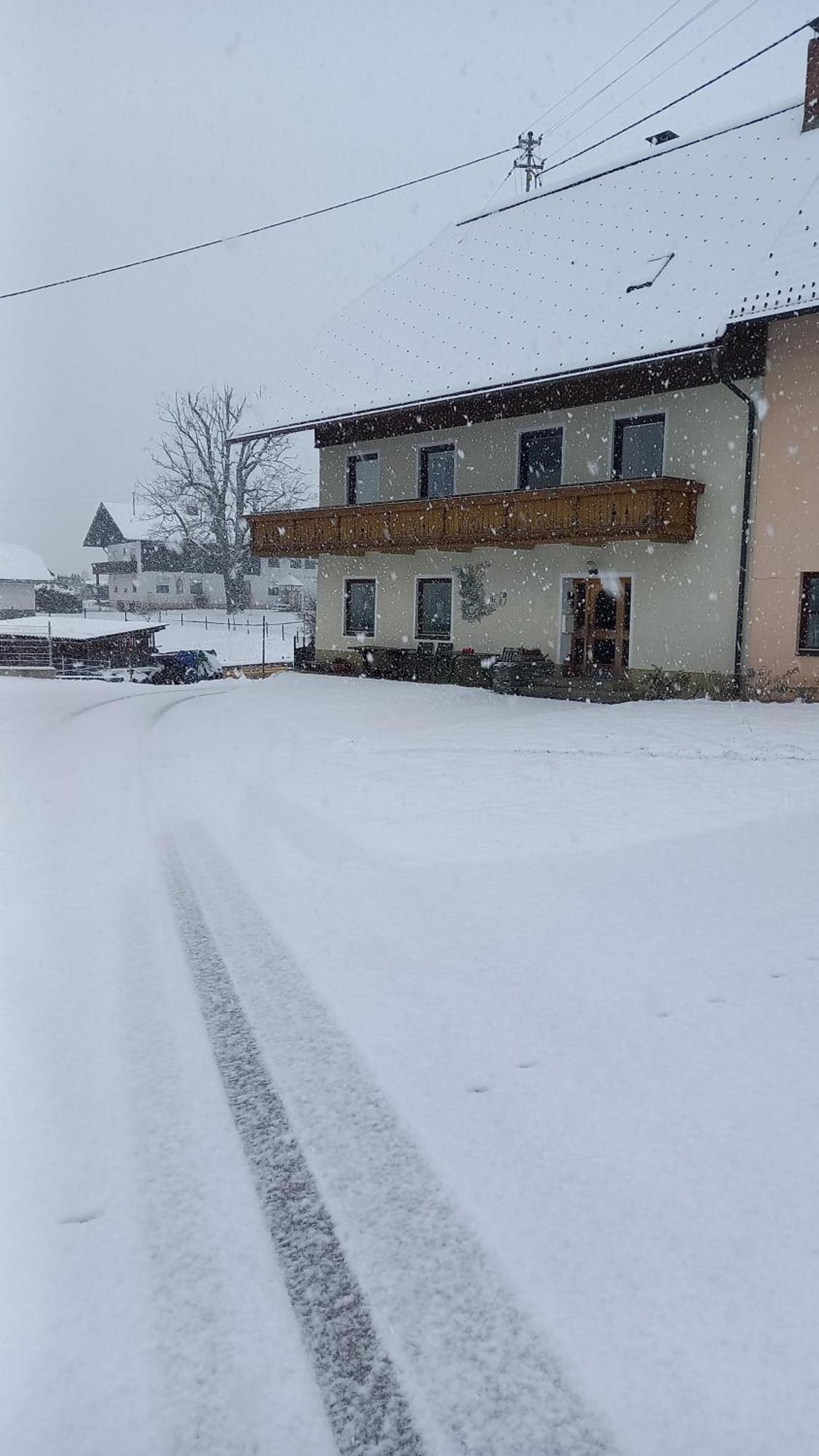 Apartment Komar Sankt Stefan an der Gail Екстер'єр фото